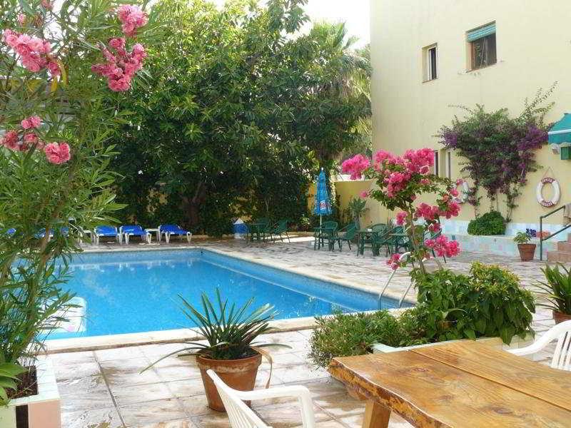 Hostal Valencia San Antonio  Exterior photo