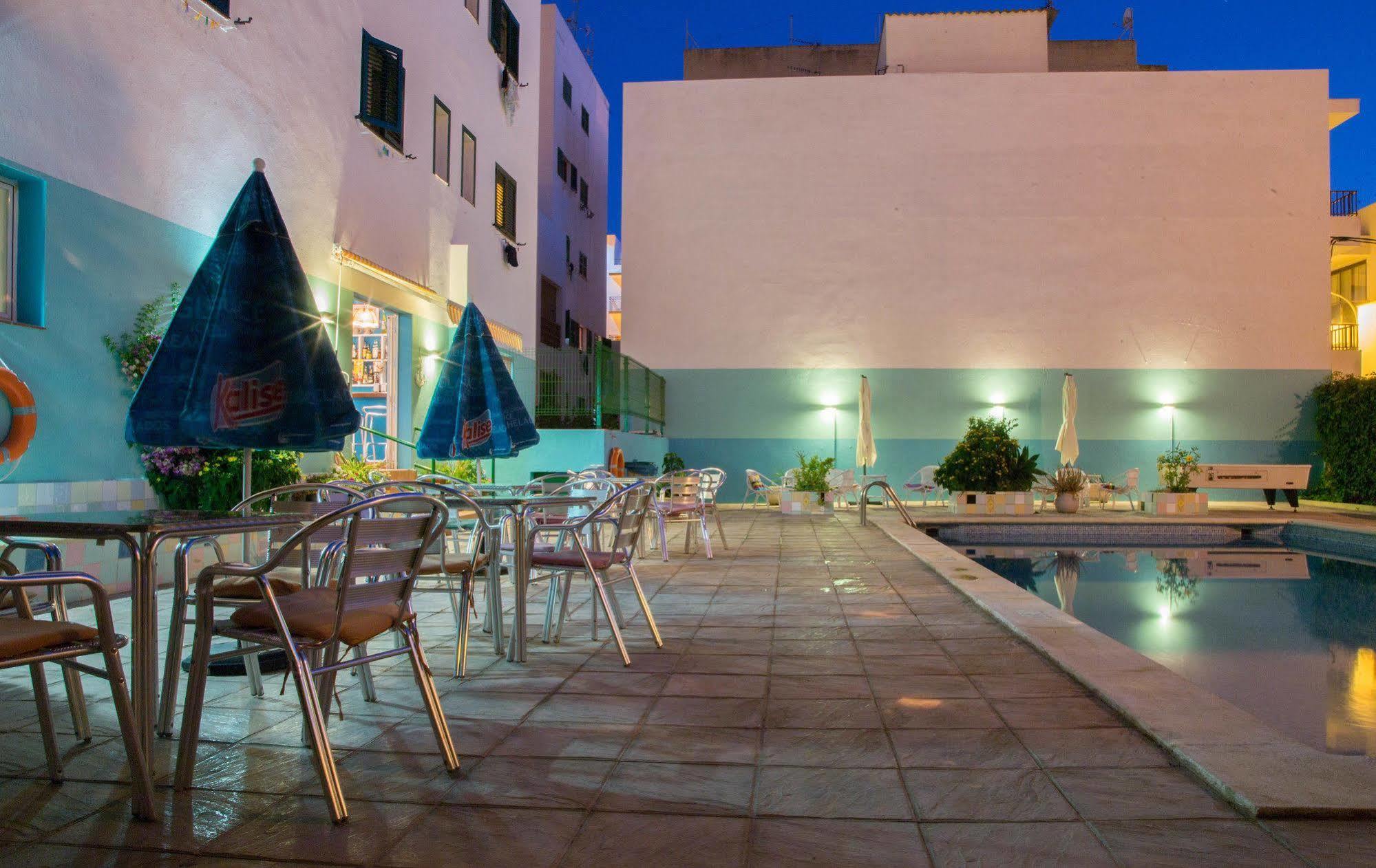 Hostal Valencia San Antonio  Exterior photo